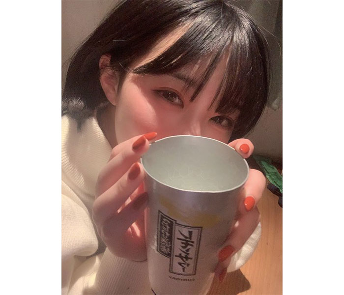 HKT48・田中美久、とろ〜んとしたほろ酔い表情で「一緒飲まんと〜？」