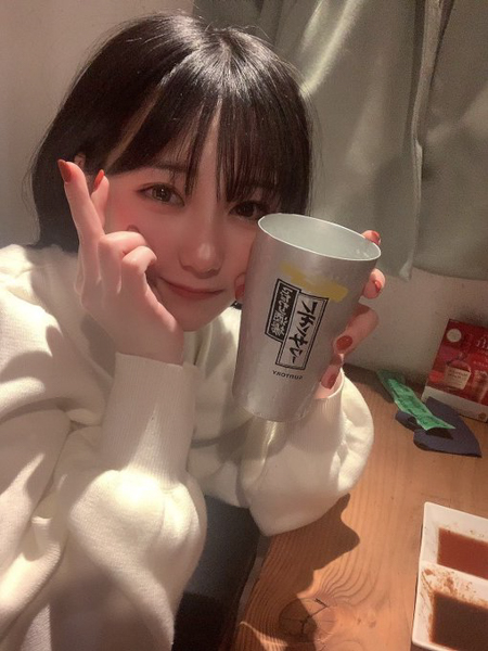 HKT48・田中美久、とろ〜んとしたほろ酔い表情で「一緒飲まんと〜？」