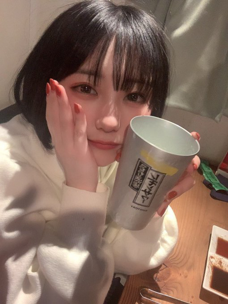 HKT48・田中美久、とろ〜んとしたほろ酔い表情で「一緒飲まんと〜？」