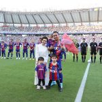 平愛梨、長友佑都のJリーグ100試合出場セレモニーに駆けつける