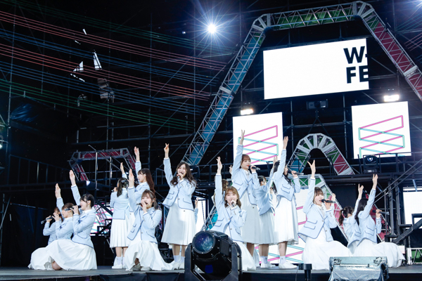 【ライブレポート】日向坂46出演の『W-KEYAKI FES.2022』が富士急ハイランド コニファーフォレストにて開催！