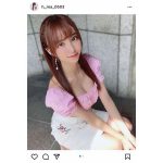 花咲れあ、胸の谷間クッキリのあざといポーズを投稿「たまりません」「なかなかですね」とファン歓喜