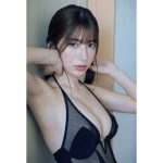 雪平莉左、『美し過ぎるラウンドガール』が艶やかな水着姿を披露＜blt graph.＞
