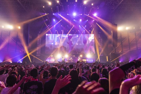 サンボマスター、『全員優勝！』の熱狂ステージで「矢沢フェス」を盛り上げる！！＜「ONE NIGHT SHOW 2022」Day2＞
