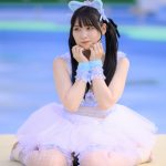 【写真特集 8枚】冨十みと（BOCCHI。）、レースのスカートから網タイツ美脚披露！＜近代麻雀水着祭2022＞