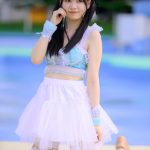 【写真特集 8枚】冨十みと（BOCCHI。）、レースのスカートから網タイツ美脚披露！＜近代麻雀水着祭2022＞
