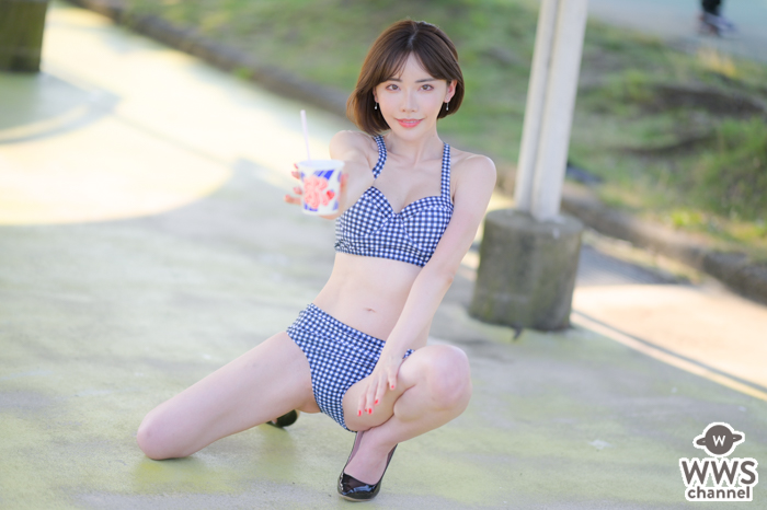 【写真特集 10枚】深田えいみ、ビキニ姿で食べるかき氷の所作に視線釘付け！＜近代麻雀水着祭2022＞