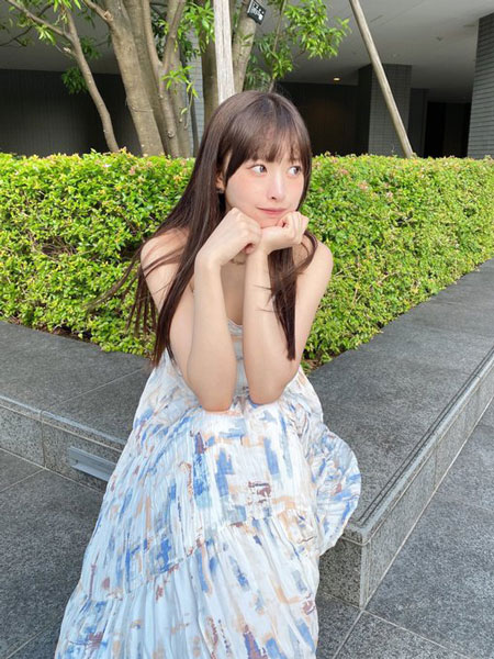 藤川らるむ、ロング丈の爽やかワンピースコーデでおねだり「どこに連れてってくれるの？」