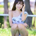 【写真特集 10枚】高坂琴水（キプリスモルホォ）、爽やかなワンショルダービキニで透明肌披露！＜近代麻雀水着祭2022＞