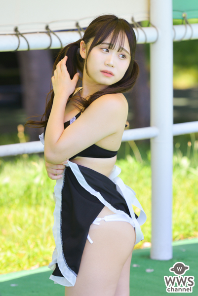 【写真 6枚】本間のゆり（にゅ〜わ）、メイド風ビキニでセクシーな桃尻見せつけ！