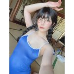 コスプレイヤー・野上のいこ、極薄のスクール水着姿の刺激的な自撮りをお届け！