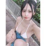 猫宮あすか「とってもレアです！」、三角ビキニでこぼれるふっくらバスト披露
