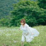 大場美奈、初フォトエッセイから『ナチュエモ』なランジェリーカット先行公開！「『私のまま』で撮影したのは初めて」
