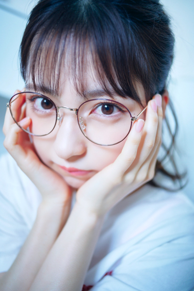 #2i2・十味、アイドルのオンとオフをテーマにしたグラビアオフショット公開！