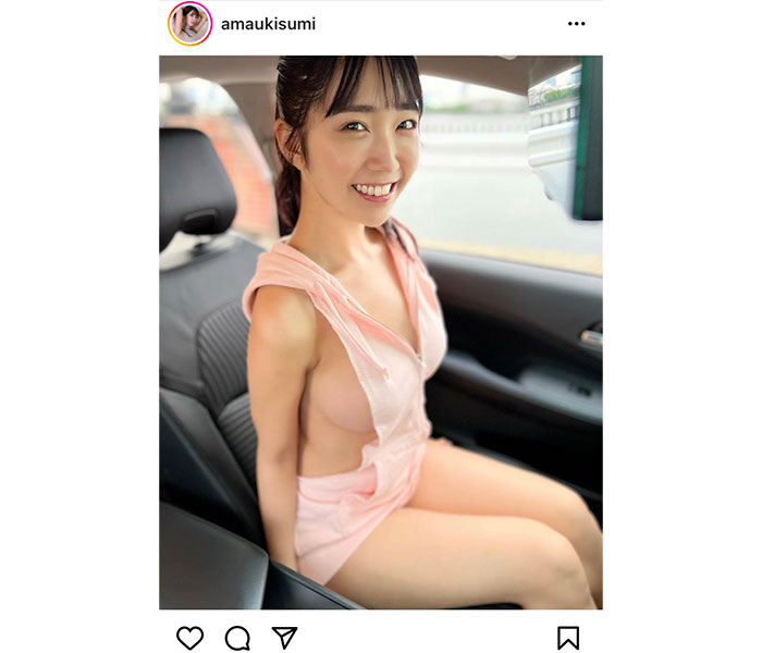 #2i2・天羽希純、胸チラでアツアツなドライブデート写真をお届け！
