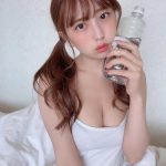 竹内星菜、水を飲みこぼすセクシーなサービスショットで悩殺！