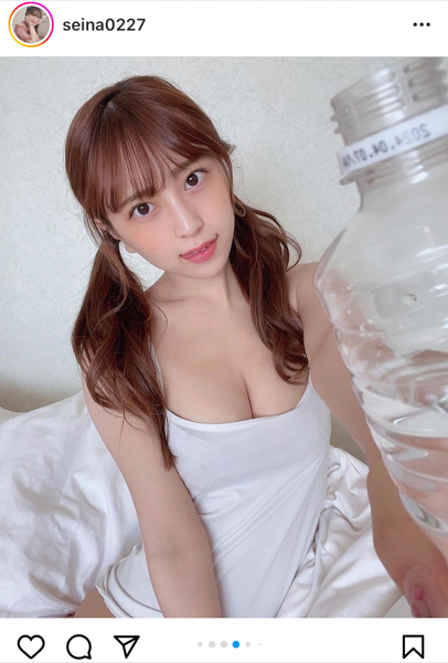 竹内星菜、水を飲みこぼすセクシーなサービスショットで悩殺！