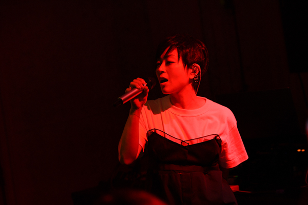 宇多田ヒカル、「カルティエ」のシークレットライブにサプライズ出演！約4年ぶりに日本でライブパフォーマンス