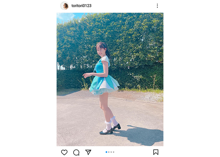 トリンドル玲奈、ポニテ×超ミニ丈で美脚際立つアイドルショット披露！