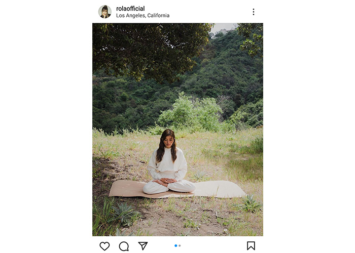 ローラ、自然の中で瞑想する写真を公開！「ローラちゃん女神様に見える～」「癒されます」
