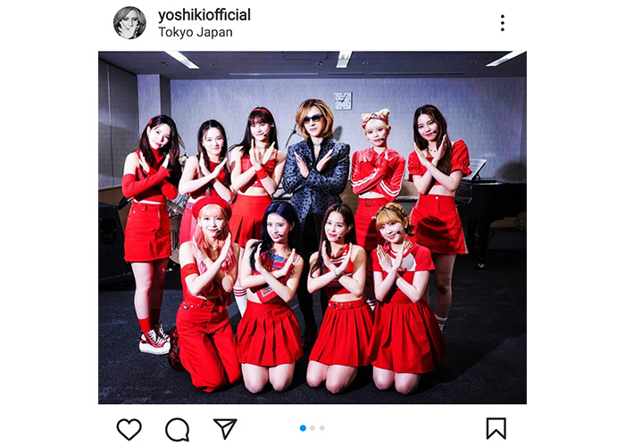 YOSHIKI、NiziUと『Xポーズ』をした豪華ショットにファン歓喜！