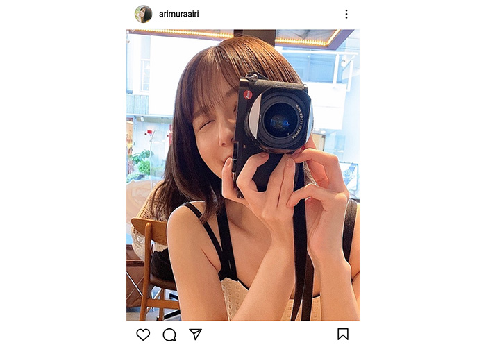 有村藍里、キャミ姿でカメラ越しのキュートなスマイルに「笑顔の藍里ちゃん最高です」「超絶可愛い」と絶賛の声！