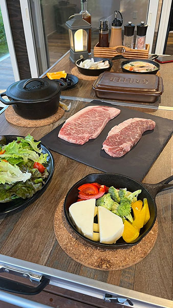 中田圭祐、川島海荷がBBQ楽しむベストショットを公開