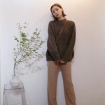 江野沢愛美、ミニスカワンピ×ロングブーツで美脚ショット公開！