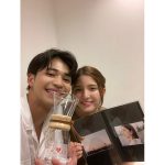 川島海荷、中田圭祐からのサプライズプレゼントに感涙＆お互いプレゼントを持った笑顔の2ショットを公開