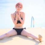 【写真特集】梶谷唯、夕日をバックに黒ビキニ姿で透明肌披露！＜近代麻雀水着祭2022＞