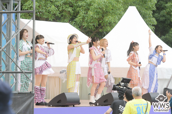 アップアップガールズ（仮）、「TIF2022」初日で煽りMAXの爽快パフォーマンス！＜TOKYO IDOL FESTIVAL 2022 supported by にしたんクリニック＞