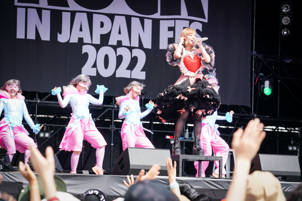 【ライブレポート】きゃりーぱみゅぱみゅが重低音ゴリゴリのロックなステージを披露＜ROCK IN JAPAN FESTIVAL 2022＞