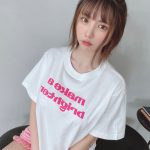 えなこ流の「これがこう」で美バスト＆腹筋ボディあらわに！