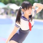 【写真特集】コスプレイヤー・つづく、スク水×セーラーのフェチコスで悩殺ウインク！＜近代麻雀水着祭2022＞