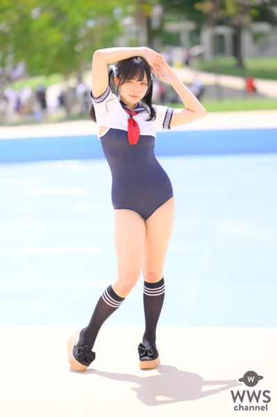 【写真特集】コスプレイヤー・つづく、スク水×セーラーのフェチコスで悩殺ウインク！＜近代麻雀水着祭2022＞