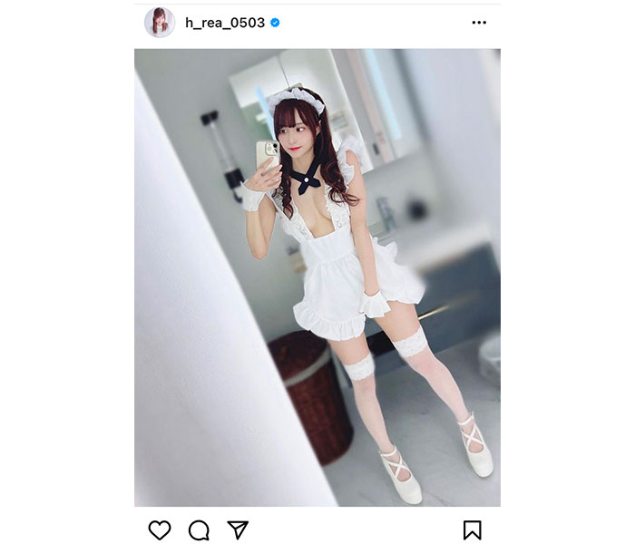 花咲れあ、美谷間丸出しのセクシーすぎるメイド服で絶対領域も見せつけ！