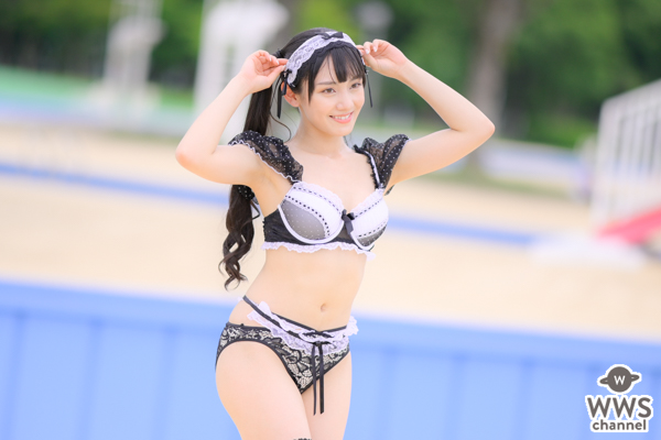 【写真特集】長谷川晴奈（劇団4ドル50セント）、メイド風ビキニで魅せるセクシーな脚線美に注目！＜近代麻雀水着祭2022＞