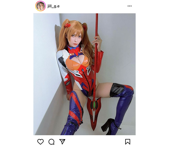 コスプレイヤー・JILL、「エヴァ」アスカの肌見せプラグスーツコスプレで『絶対領域』全開！！