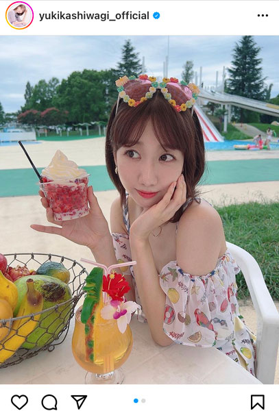 AKB48・柏木由紀、ポニシュシュ衣装で美脚全開！「めちゃめちゃ可愛い」「夏気分味わえました」