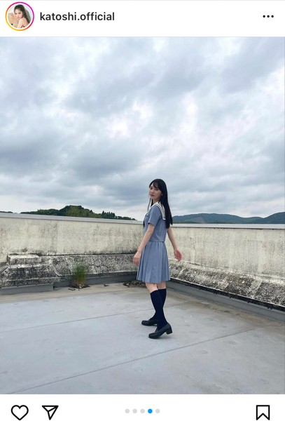 日向坂46・加藤史帆、「ひなこい」制服姿でシャボン玉を楽しむ