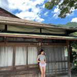 小山璃奈、古民家で魅せる圧倒的な脚線美に釘付け！