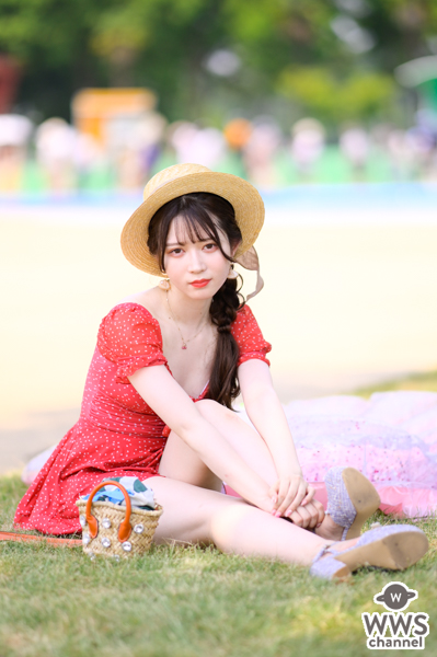 【写真特集】松尾美侑（it's sunny）、ミニの赤ワンピで際立つ「透明美脚＜近代麻雀水着祭2022＞