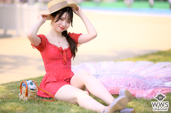 【写真特集】松尾美侑（it's sunny）、ミニの赤ワンピで際立つ「透明美脚＜近代麻雀水着祭2022＞