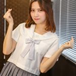 桃月なしこが夏服JKに変身！「めっちゃ可愛すぎる！！」「ドキドキしちゃう」
