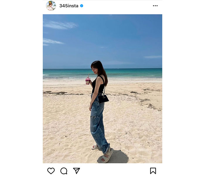 指原莉乃、エメラルドの海をバックに絶景ローケーションをお届け！