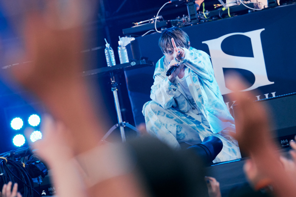 【ライブレポート】SKY-HI、フェスへの思いを熱く語り最新曲をさりげなくドロップ！＜ROCK IN JAPAN FESTIVAL 2022＞