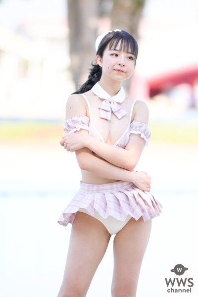 【写真 5枚】茜紬うた（スリジエ）、制服風ビキニでスカート、ひらり！＜近代麻雀水着祭2022＞