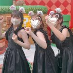 高山一実、生脚披露の黒ワンピースコーデでUSJ満喫！
