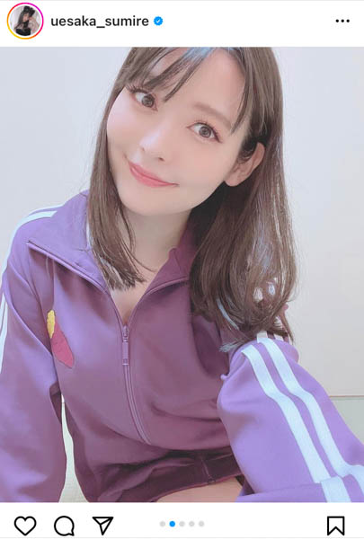 上坂すみれ、楽屋で愛用の芋ジャージから生脚披露！