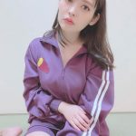 上坂すみれ、楽屋で愛用の芋ジャージから生脚披露！